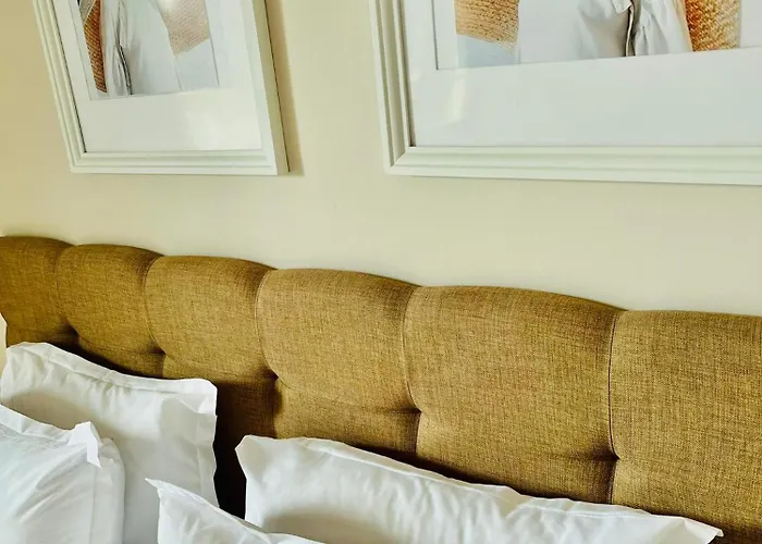 Red House Family بيت ضيافة *