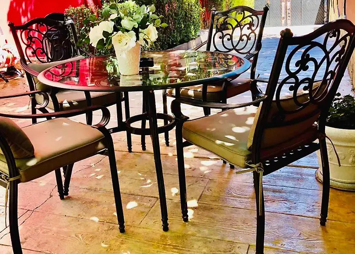 Red House Family بيت ضيافة رافدا