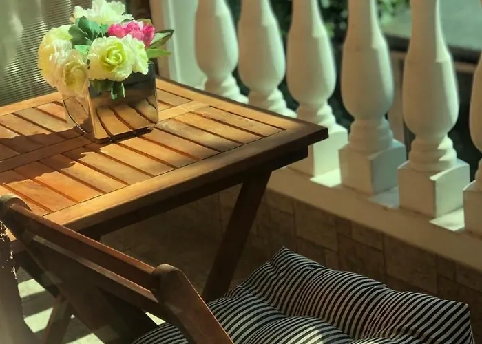 Red House Family بيت ضيافة *