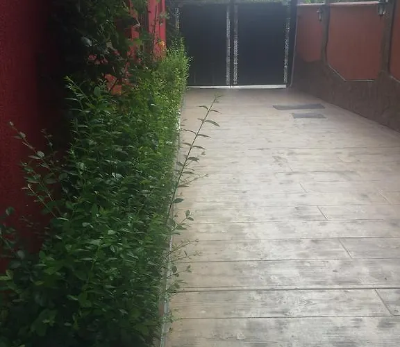 بيت ضيافة Red House Family *