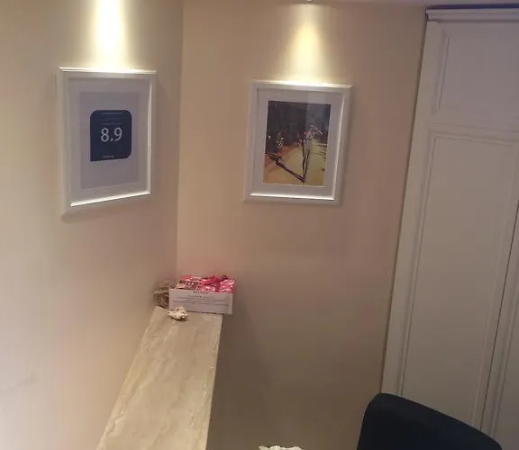 Red House Family بيت ضيافة