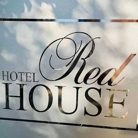 Red House Family Гостьовий будинок