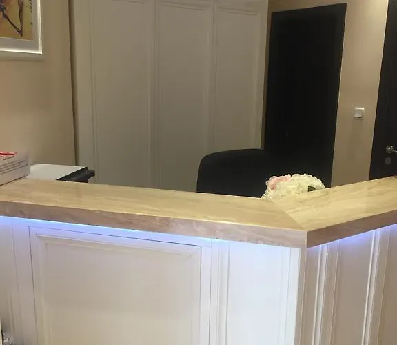 Πανσιόν Red House Family Ράβντα