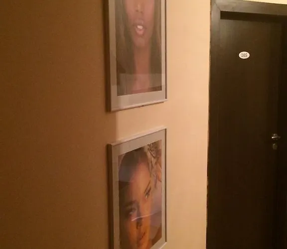 Red House Family Πανσιόν Ράβντα